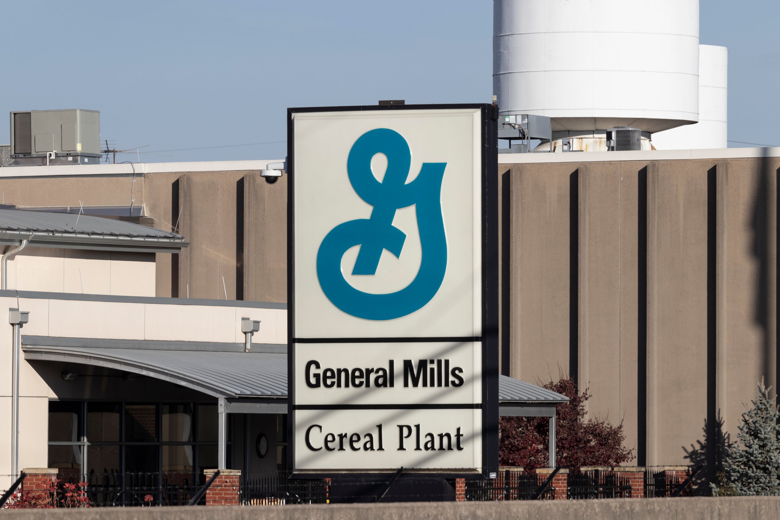 179847837 m General Mills hits an all-time high on Q1 report