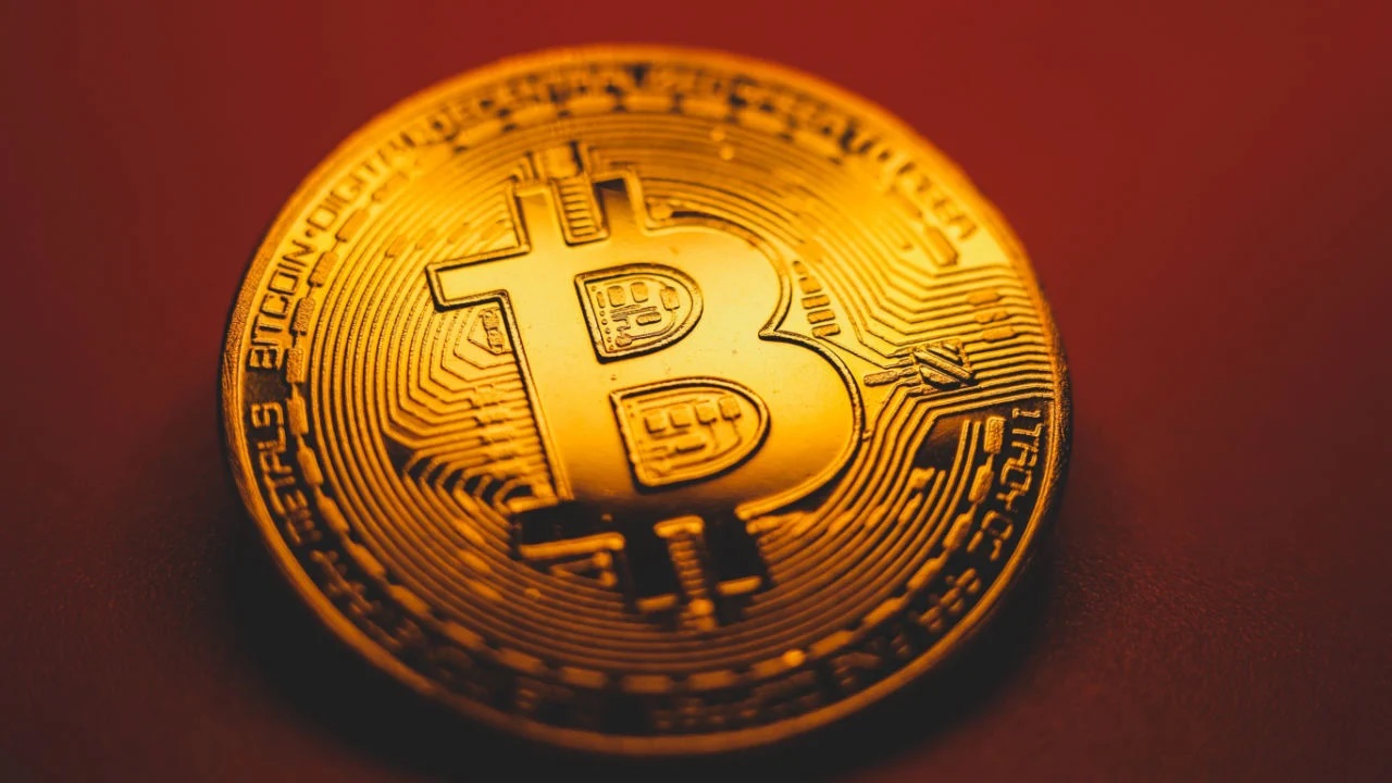 Bitcoin Consolidates on Monday, After Recovering Recent Losses - Rich Tv